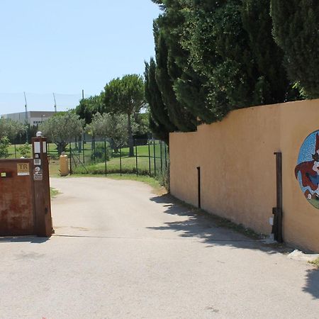 Hotel & Golf Ca La Caputxeta Castello  D'Empuries Dış mekan fotoğraf